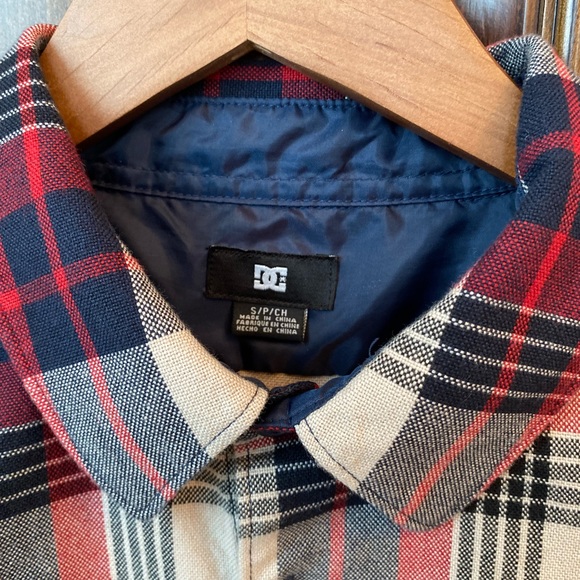 DC Mens Plaid Button Down Shirt - NWOT - Picture 3 of 5